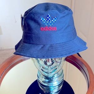 Adidas ‘Americana’ Bucket het